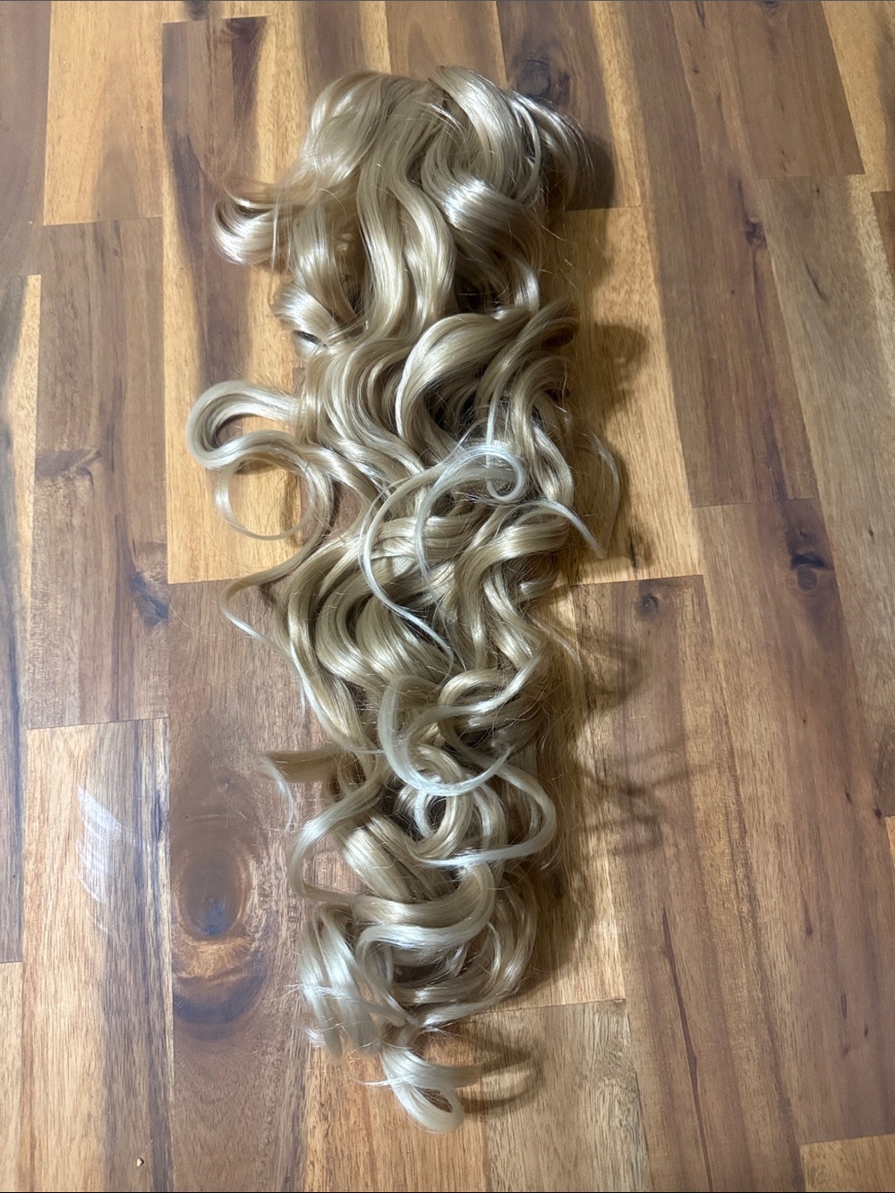 18” Synthetic Blonde Curly Clip-In Hair Extension - Natural Light Blonde